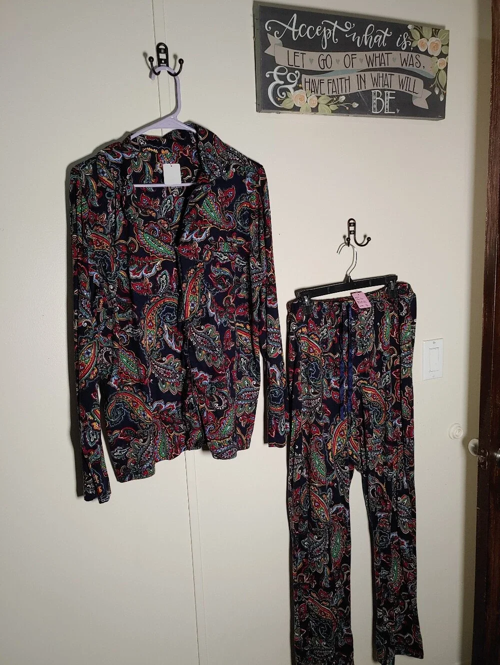 NWOT Croft & Barrow Large Gorgeous Paisley Print Long Sleeve Pajama Set